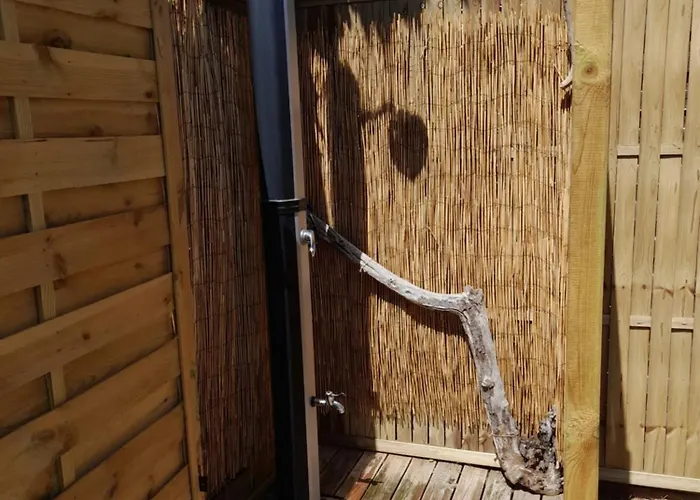 Villa, Maison Bord De Climatisee