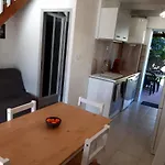 Villa, Maison Bord De Climatisee *