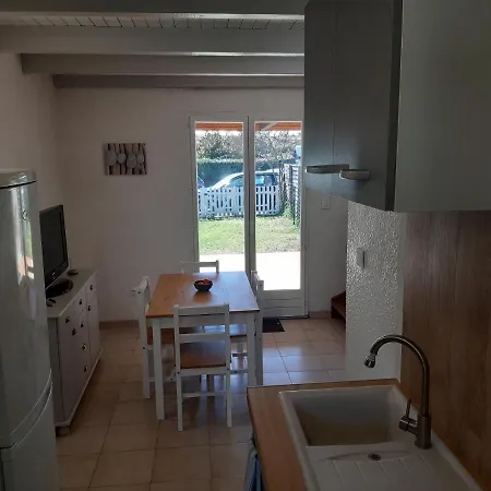 Holiday home Villa, Maison Bord De Climatisee *